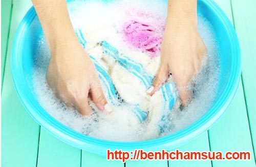 Không nên tiếp xúc với xà phòng khi đang mắc bệnh chàm khô